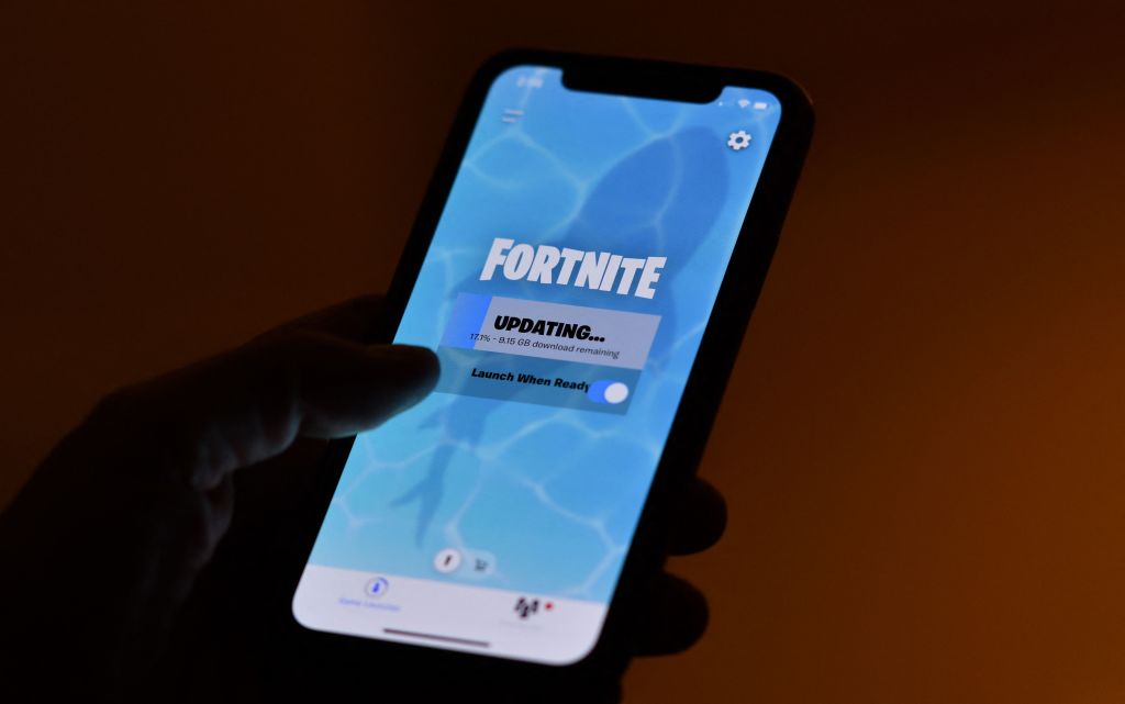 Apple will either approve Fortnite or pressure it to return to court