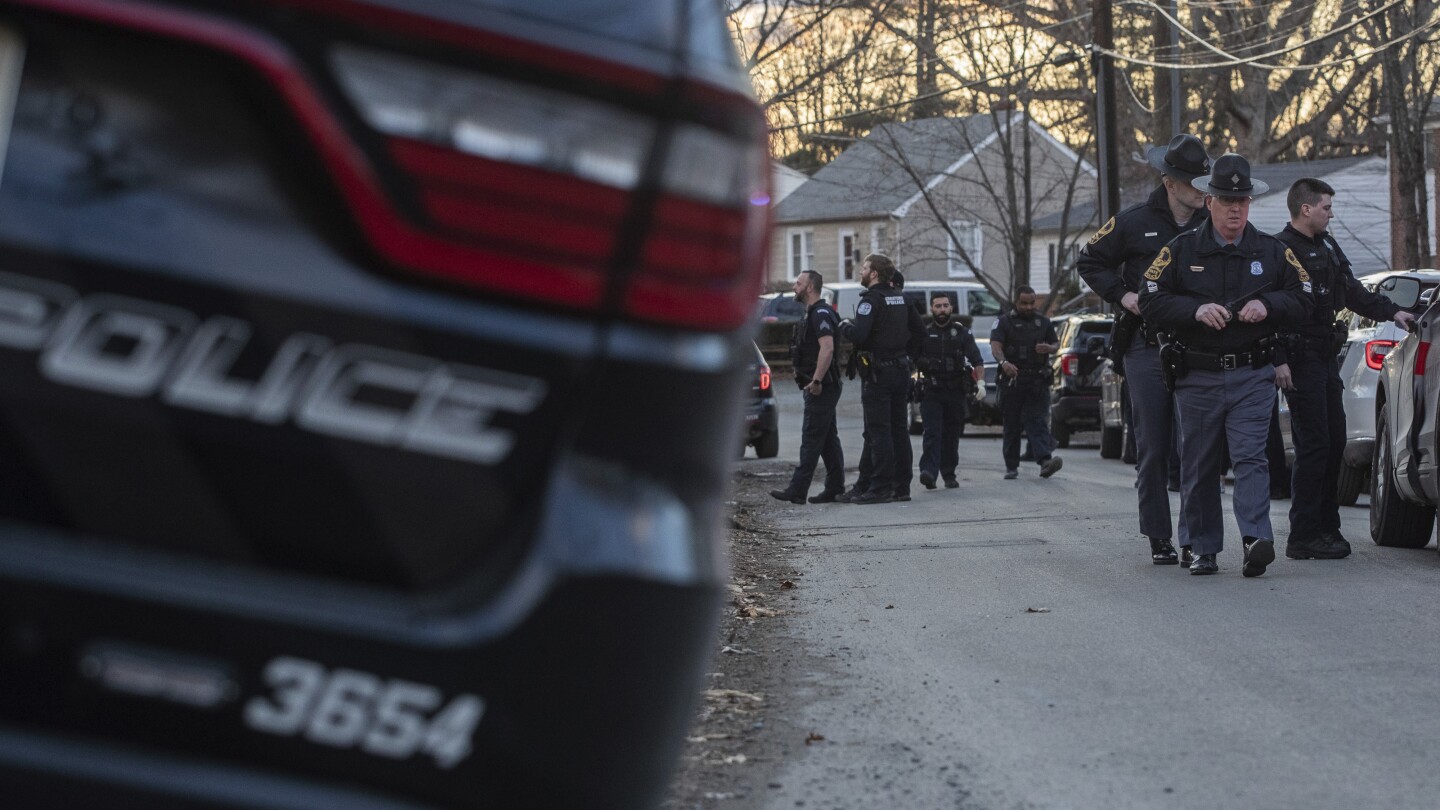 Stabbing a suspect arrested at the University of Virginia makes the victim in danger