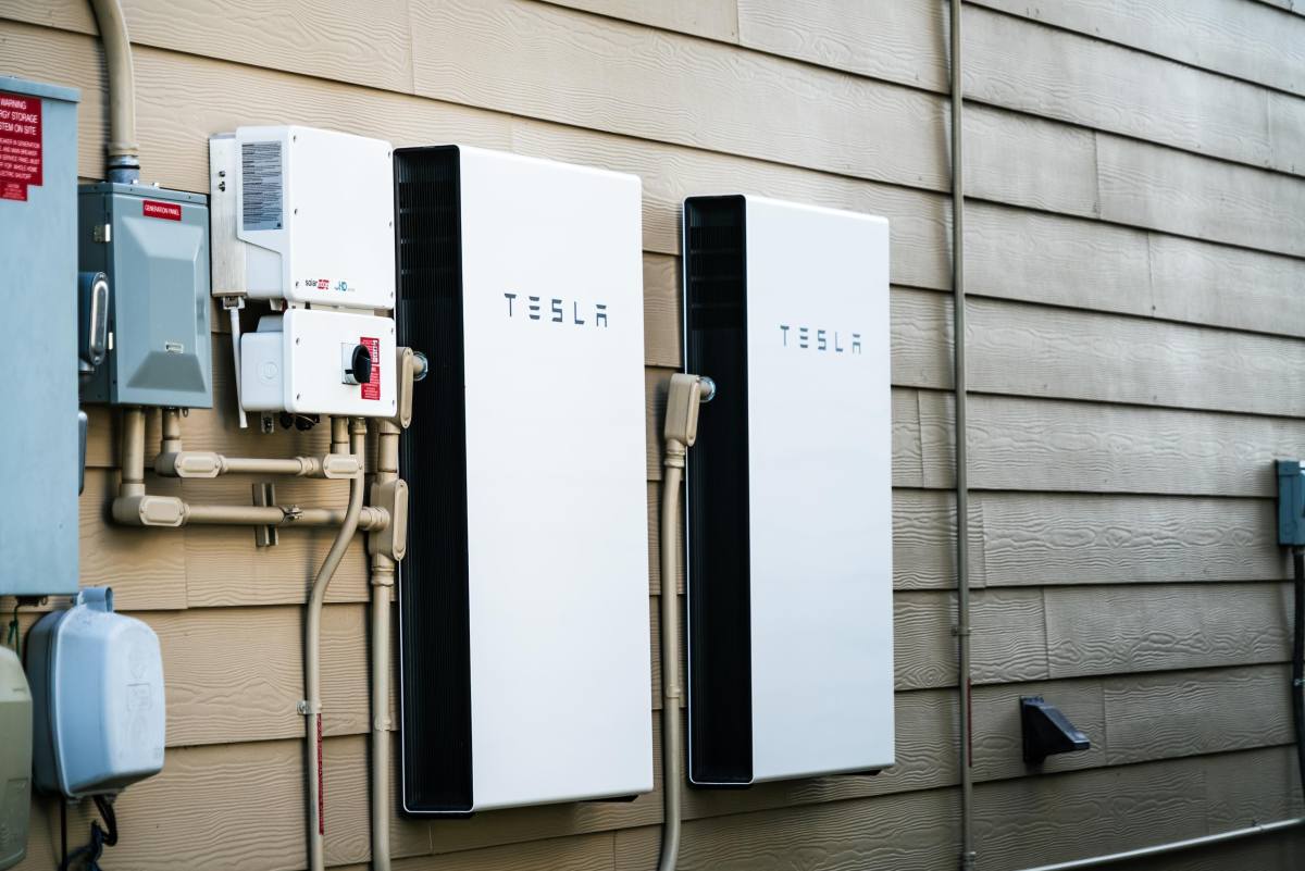 Tesla begs the Senate not to spare its booming energy business