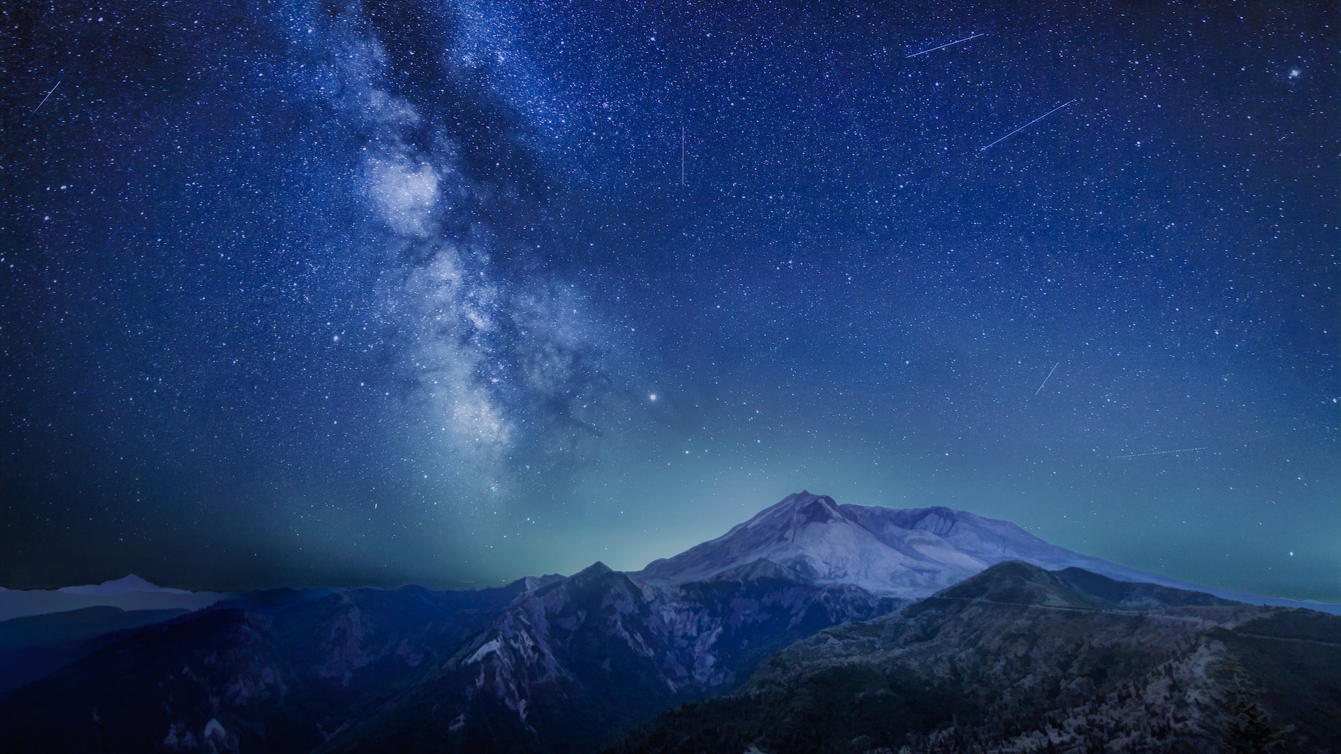 Two summer meteor showers peak on the same night: how to catch Alpha Capriconid and South Delta Aquarido at their best.