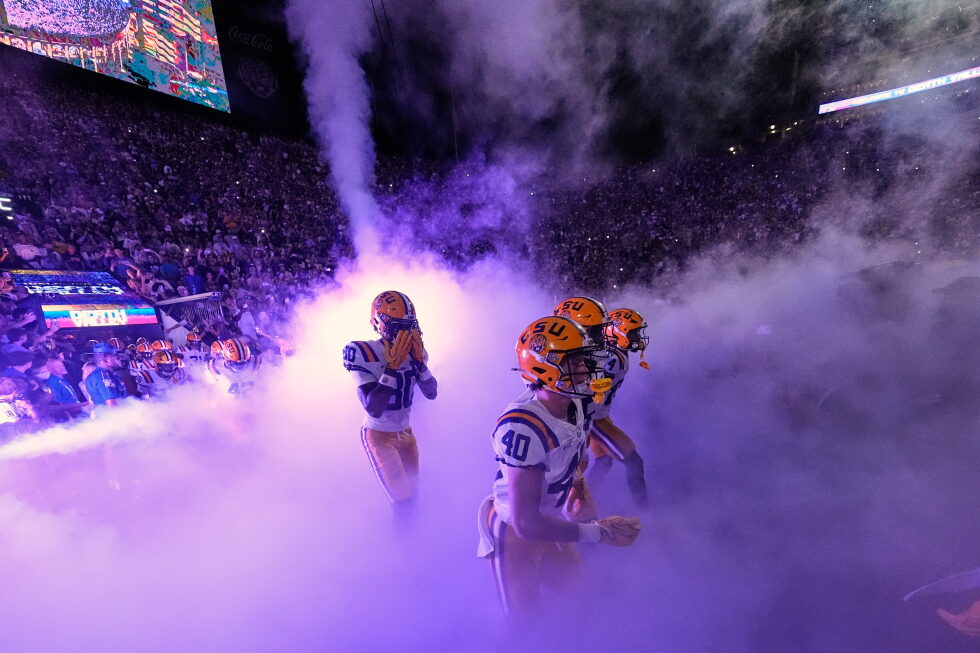 AP Top 25 poll: Oregon, LSU and Michigan await moves in latest rankings