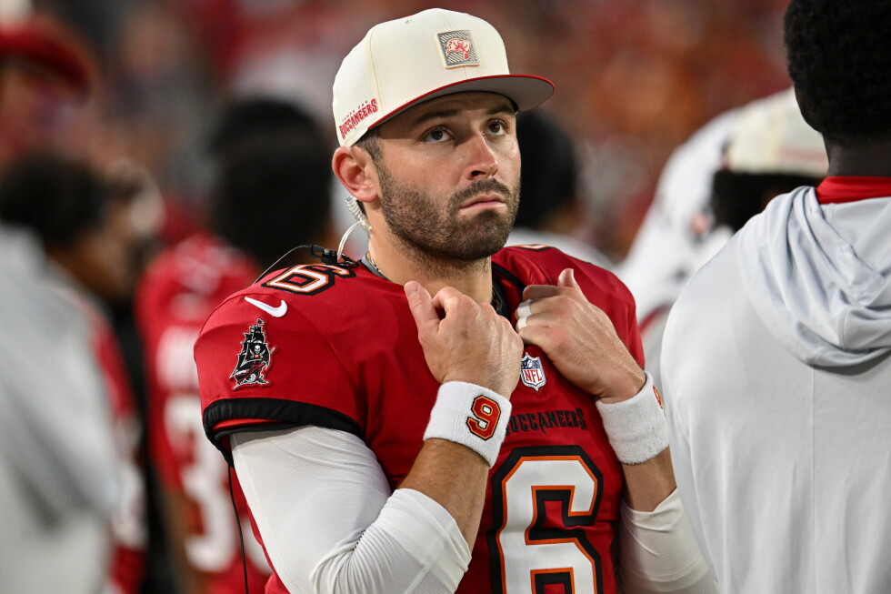 Mayfield agrees to $165M extension with Buccaneers, AP source says