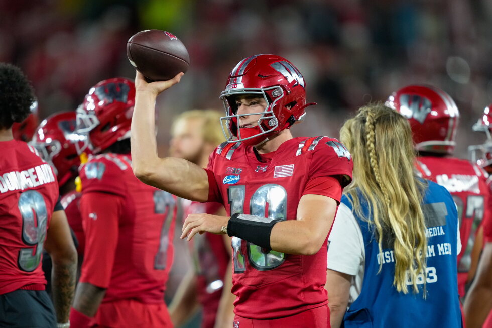 High school QBs face new reality as transfers dominate FBS starting jobs